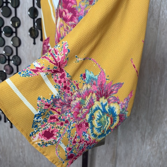 Flying Tomato Multicolor Floral Kimono - Picture 2 of 6